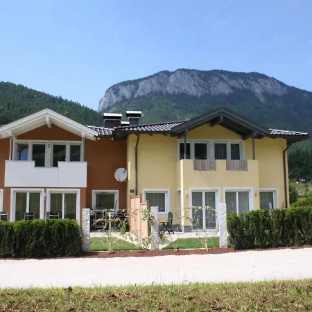 بيت للعطل Rich Holiday With Sauna Garden Valley Views In إتيير